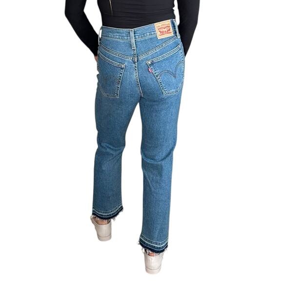 LEVIS Women's Wedgie Straight Frayed Edges Ankle Straight Jeans Size 27 Denim - Picture 4 of 13